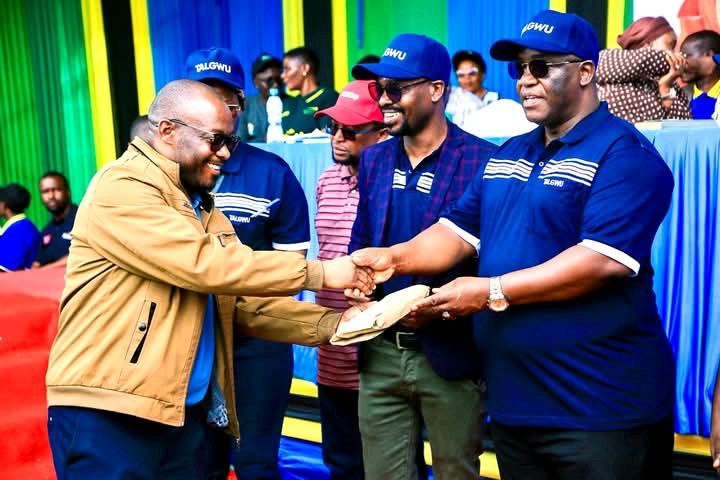 WATUMISHI HODARI RS MWANZA WAPOKEA TUZO